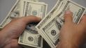 el gobierno analiza prohibir la compra de dolar ahorro a quienes mantienen subsidios