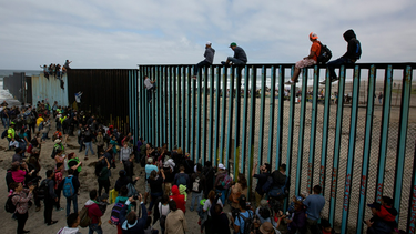 Estados Unidos anunció que ampliará el muro de la frontera con México