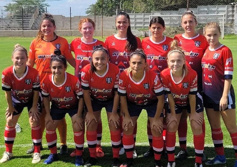 Fútbol Femenino: San Benito alzó la copa en Paraná