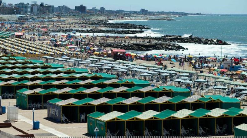 y sombrillas: los precios el verano 2023 Mar del Plata