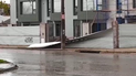 video: se cayeron postes y se esperan rafagas de viento mas fuertes para la tarde