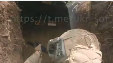 Imágenes sensibles: soldados ucranianos entran a una trinchera rusa y eliminan a invasores rusos