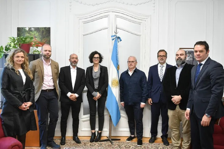 La secretaria de Relaciones Económicas Internacionales de la Cancillería argentina, Cecilia Todesca Bocco, mantuvo un encuentro con los representantes de la empresa GGTech Entertainment.